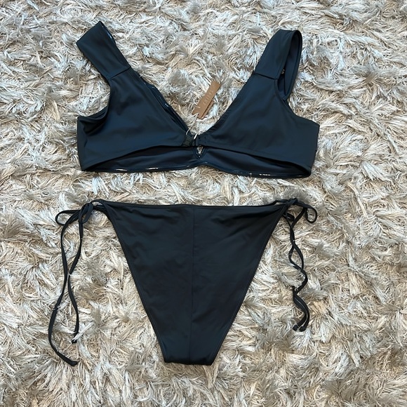 SKIMS - Women’s Bikini - Picture 2 of 4